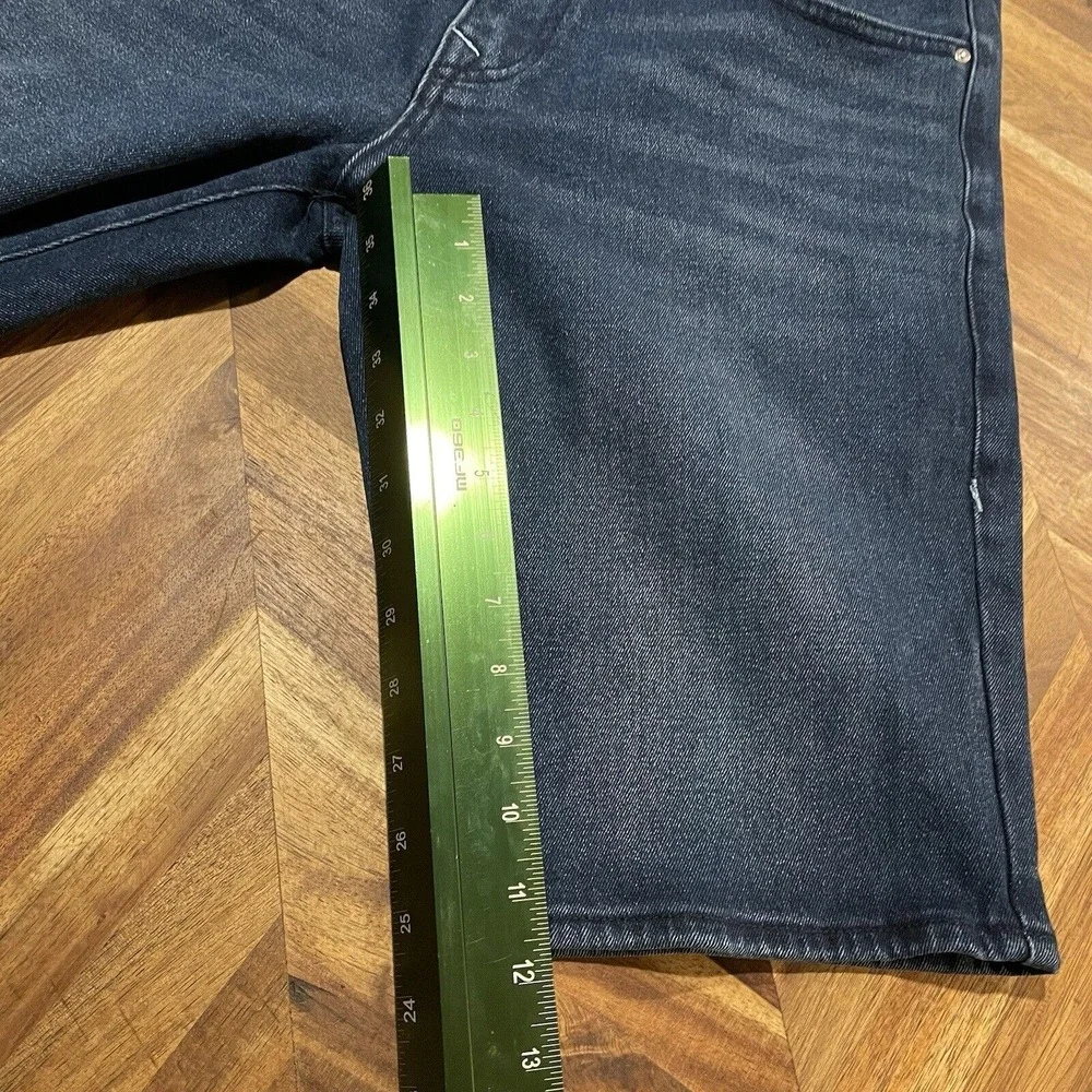 True Religion Ricky Shorts Denim Relaxed Straight Fit Flap Pockets Size 33‎ New